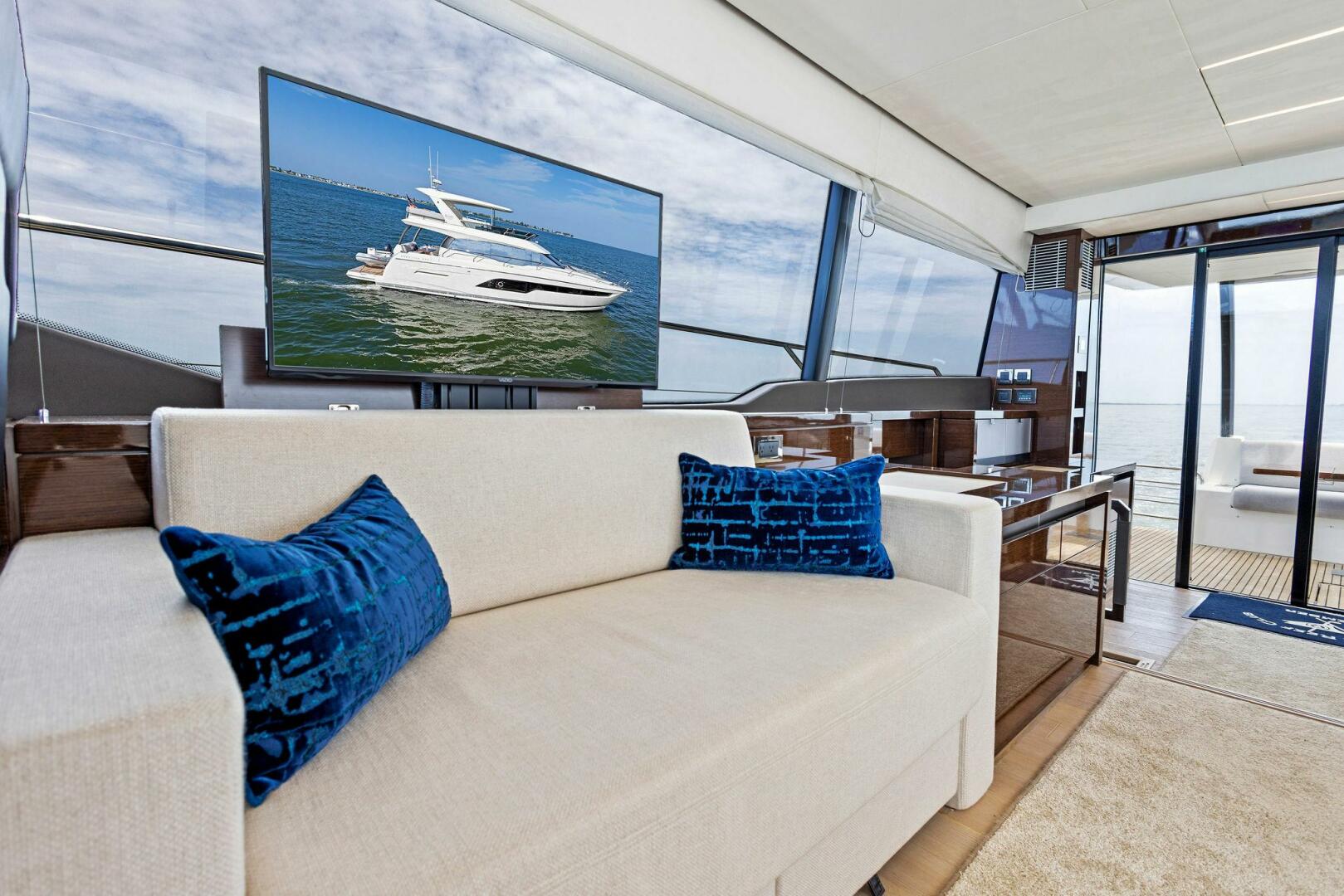 Slide: The Image of 2020 63 Prestige Flybridge - One and Only - Helm - 4567845