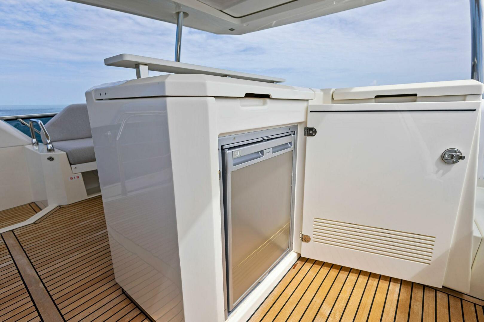 Slide: The Image of 2020 63 Prestige Flybridge - One and Only - Flybridge - 4567895