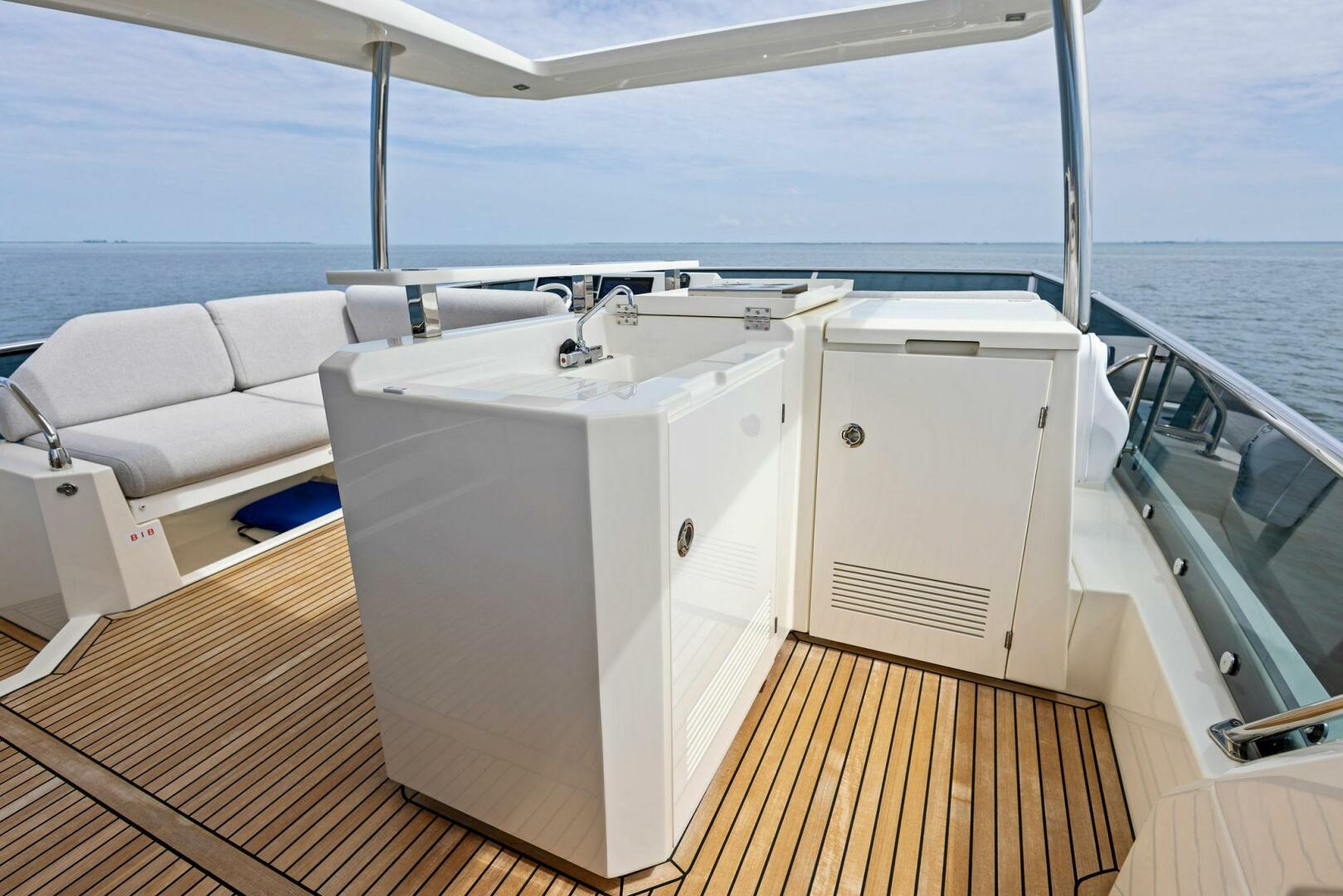 Slide: The Image of 2020 63 Prestige Flybridge - One and Only - Flybridge - 4567901