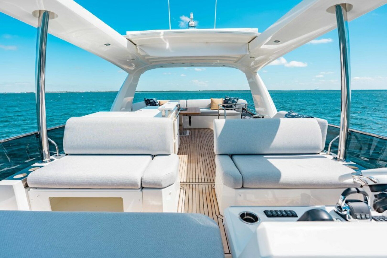 Slide: The Image of 2021 63 Prestige Yacht Flybridge - Flybridge Helm - 4334637