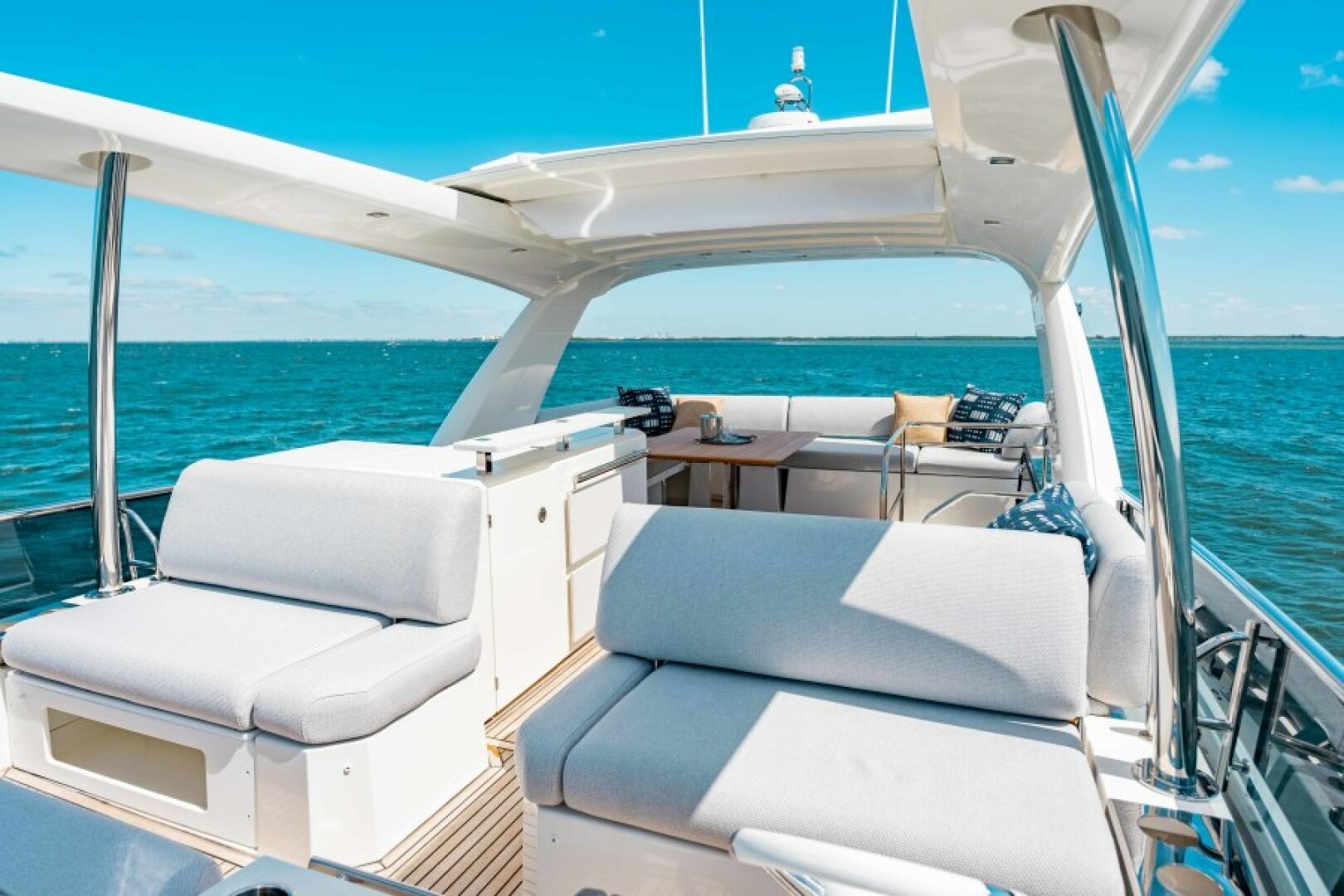 Slide: The Image of 2021 63 Prestige Yacht Flybridge - Flybridge Companion Seat - 4334640