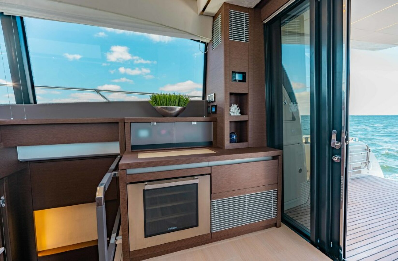 Slide: The Image of 2021 63 Prestige Yacht Flybridge - Salon - 4334649