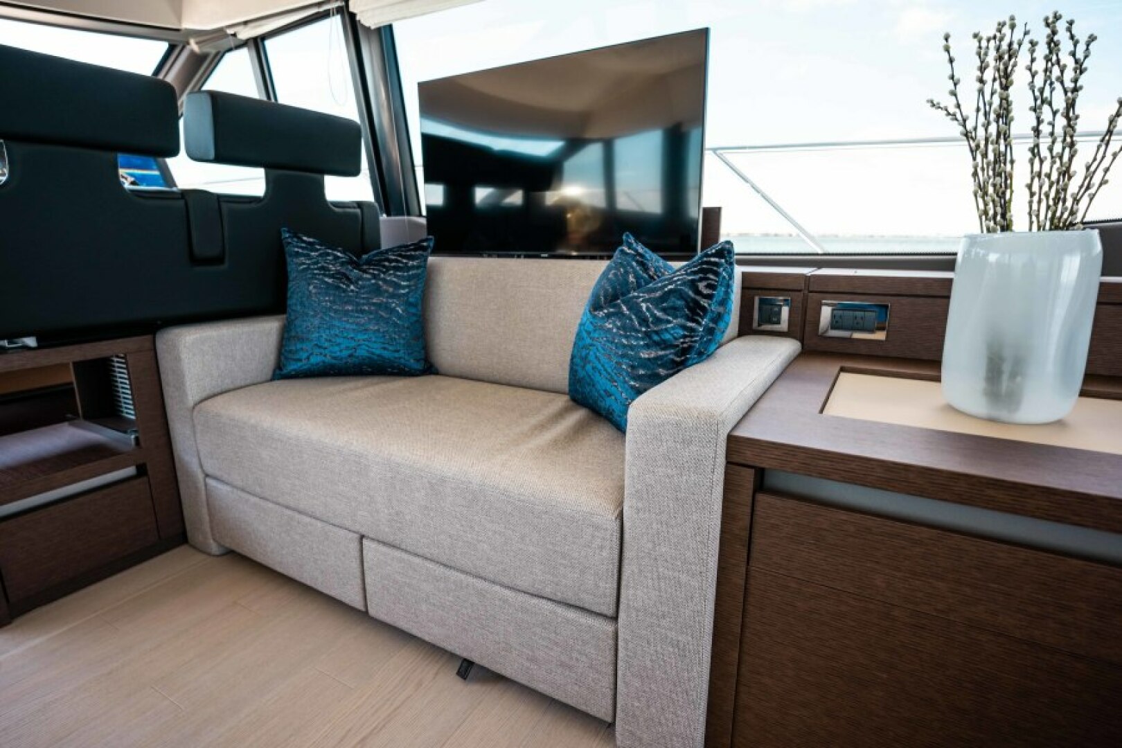 Slide: The Image of 2021 63 Prestige Yacht Flybridge - Salon sofa - 4334651
