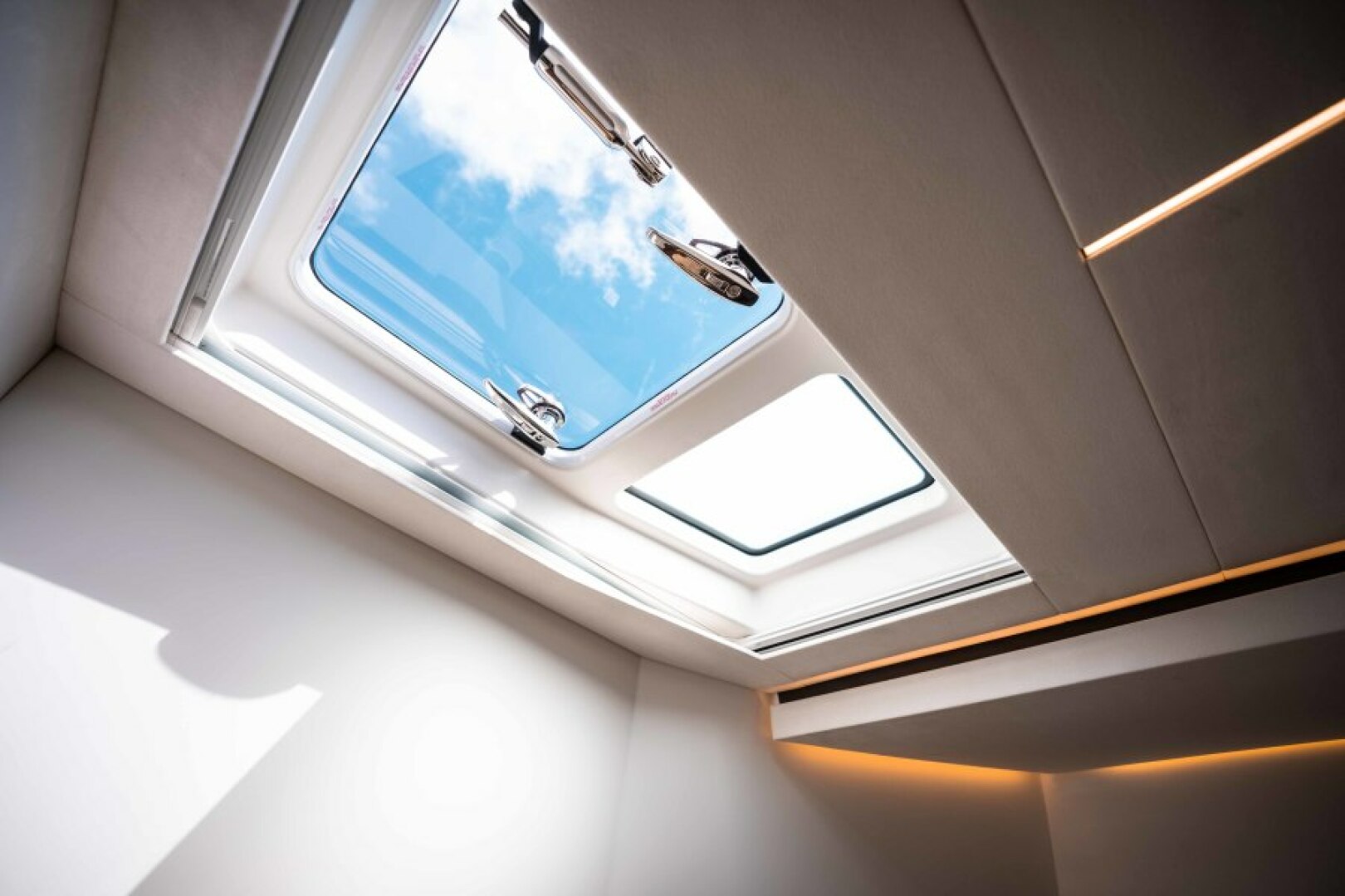Slide: The Image of 2021 63 Prestige Yacht Flybridge - VIP Skylight - 4334663