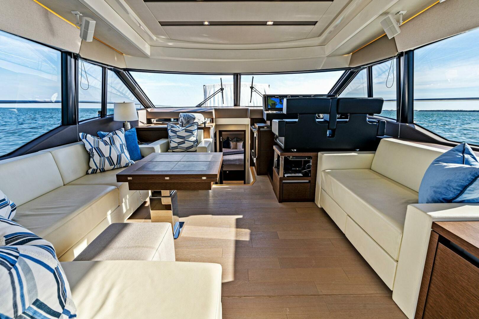 Slide: The Image of 2019 63 Prestige Flybridge - RT Time - Salon - 4199695