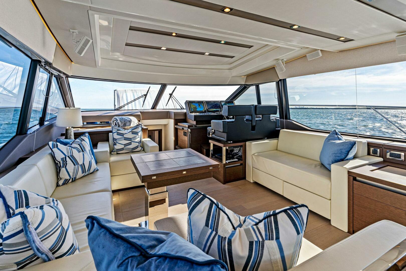 Slide: The Image of 2019 63 Prestige Flybridge - RT Time - Salon - 4199696