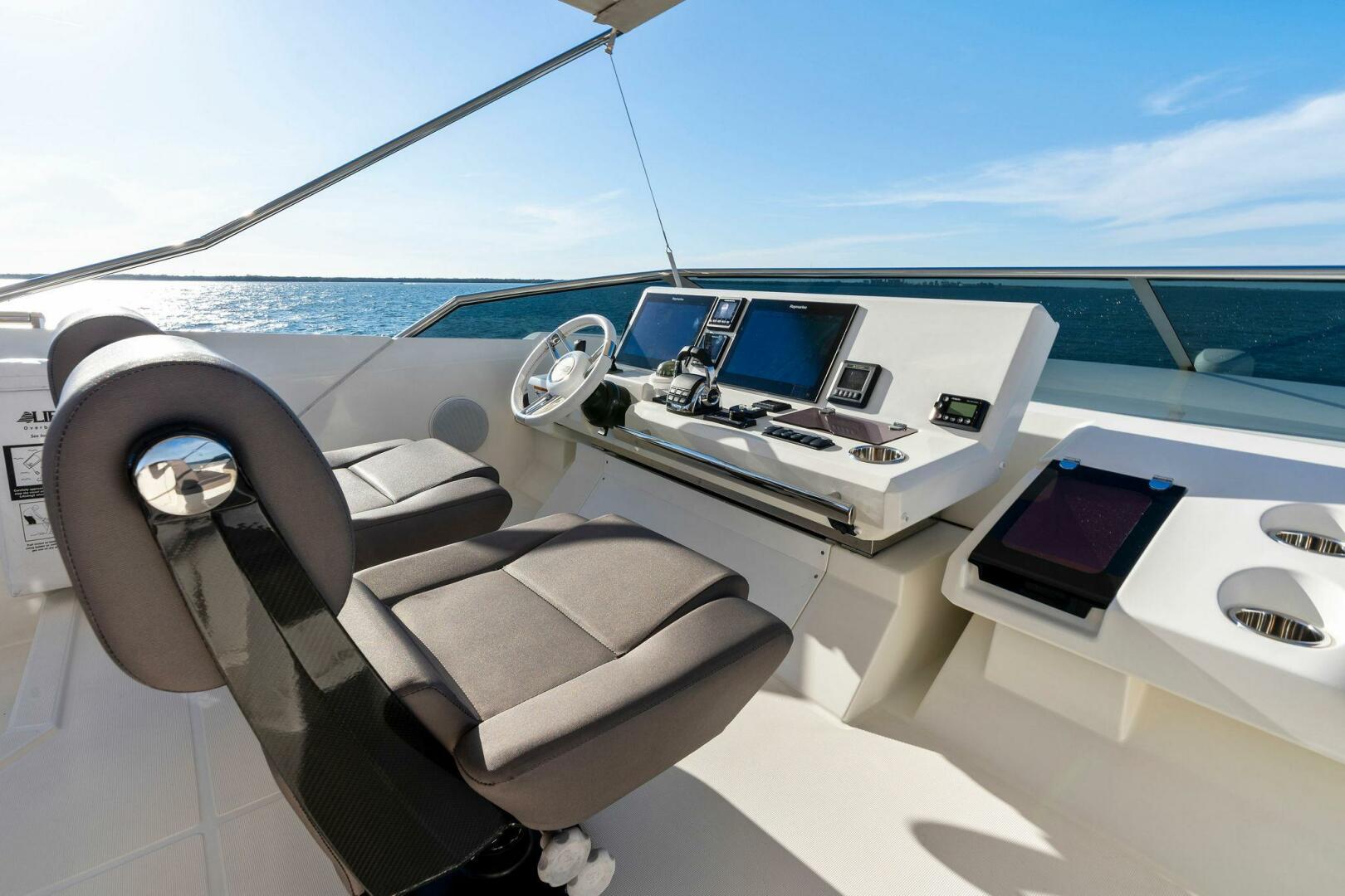 Slide: The Image of 2019 63 Prestige Flybridge - RT Time - Flybridge - 4199860