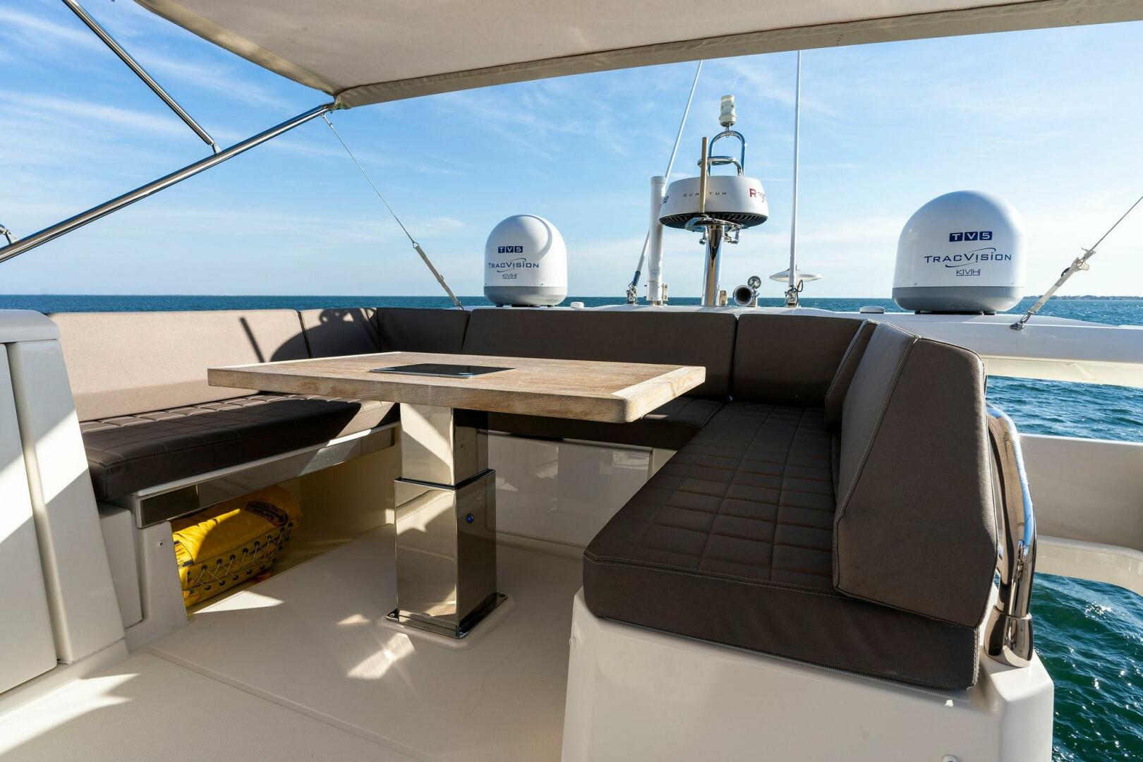 Slide: The Image of 2019 63 Prestige Flybridge - RT Time - Flybridge - 4199871