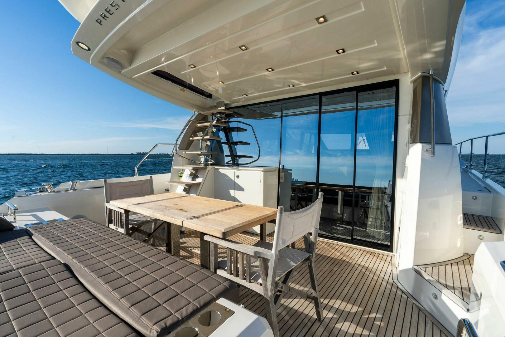 Slide: The Image of 2019 63 Prestige Flybridge - RT Time - Cockpit - 4199898