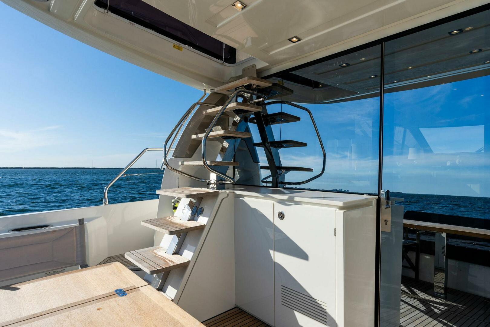 Slide: The Image of 2019 63 Prestige Flybridge - RT Time - Cockpit - 4199899