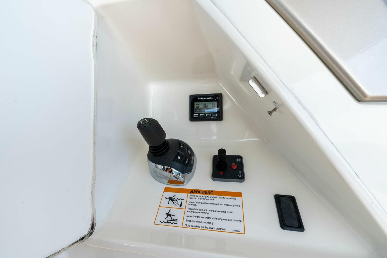 Slide: The Image of 2019 63 Prestige Flybridge - RT Time - Cockpit - 4199909