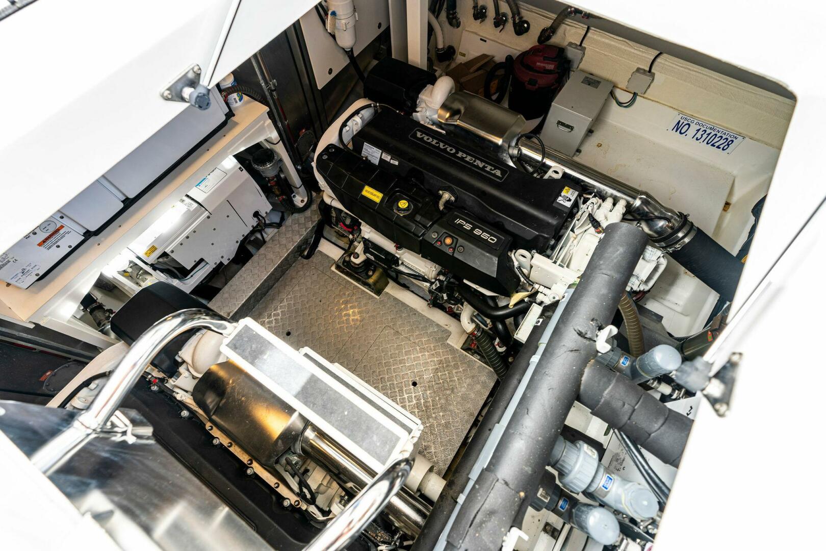 Slide: The Image of 2019 63 Prestige Flybridge - RT Time - Engine Room - 4199922