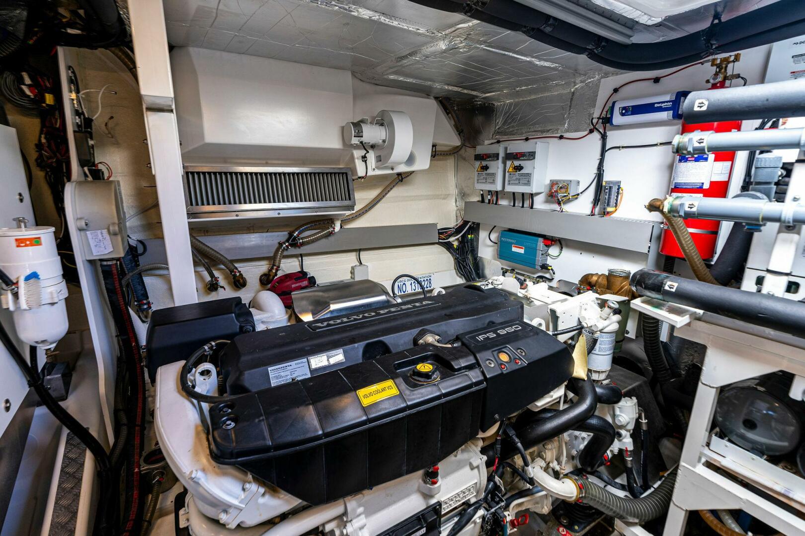 Slide: The Image of 2019 63 Prestige Flybridge - RT Time - Engine Room - 4199929