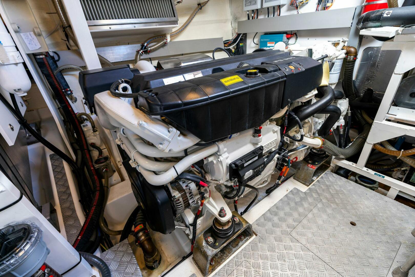 Slide: The Image of 2019 63 Prestige Flybridge - RT Time - Engine Room - 4199931