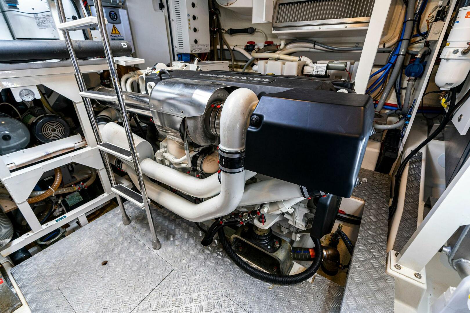 Slide: The Image of 2019 63 Prestige Flybridge - RT Time - Engine Room - 4199933