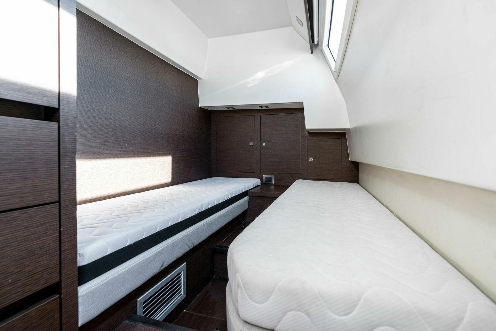 Slide: The Image of 2019 63 Prestige Flybridge - RT Time - Crew Quarters - 4199937