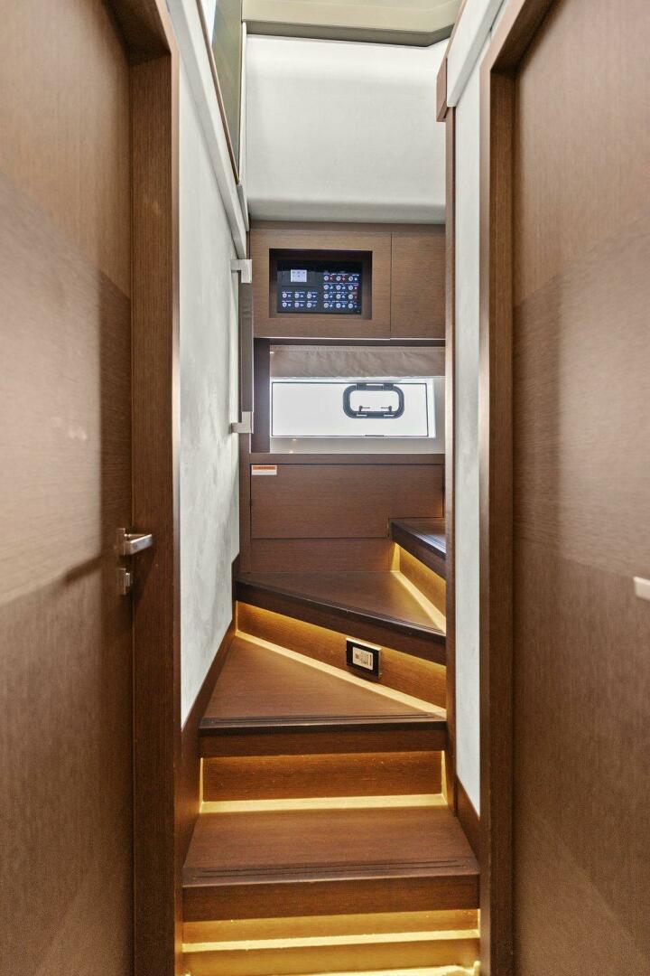 Slide: The Image of 2017 68 Prestige Flybridge - Be As You Are XL - 5002950