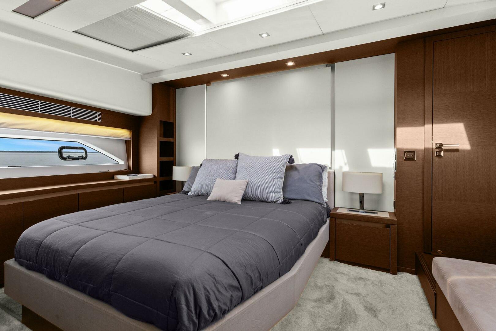 Slide: The Image of 2017 68 Prestige Flybridge - Be As You Are XL - 5002898