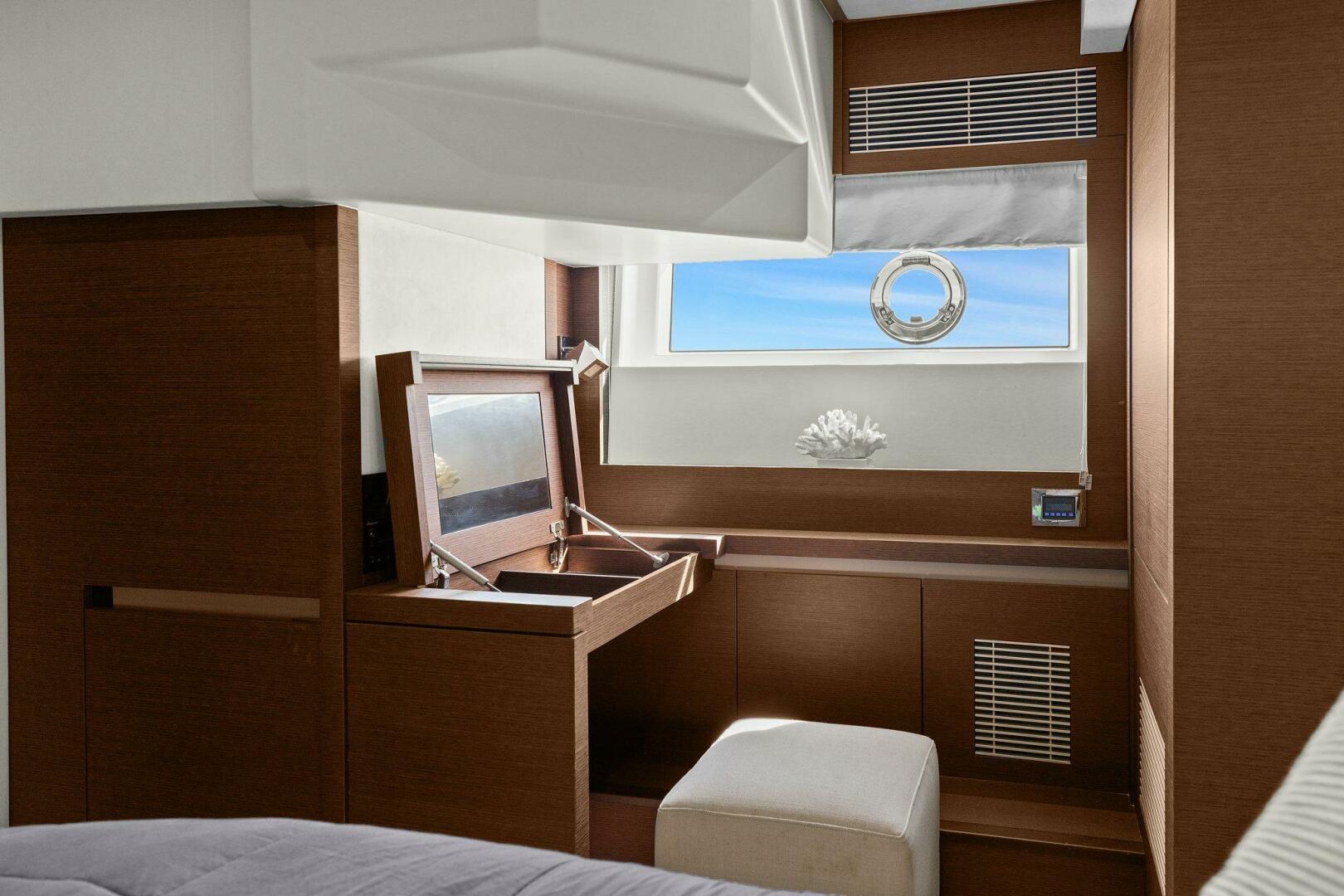 Slide: The Image of 2017 68 Prestige Flybridge - Be As You Are XL - 5002914
