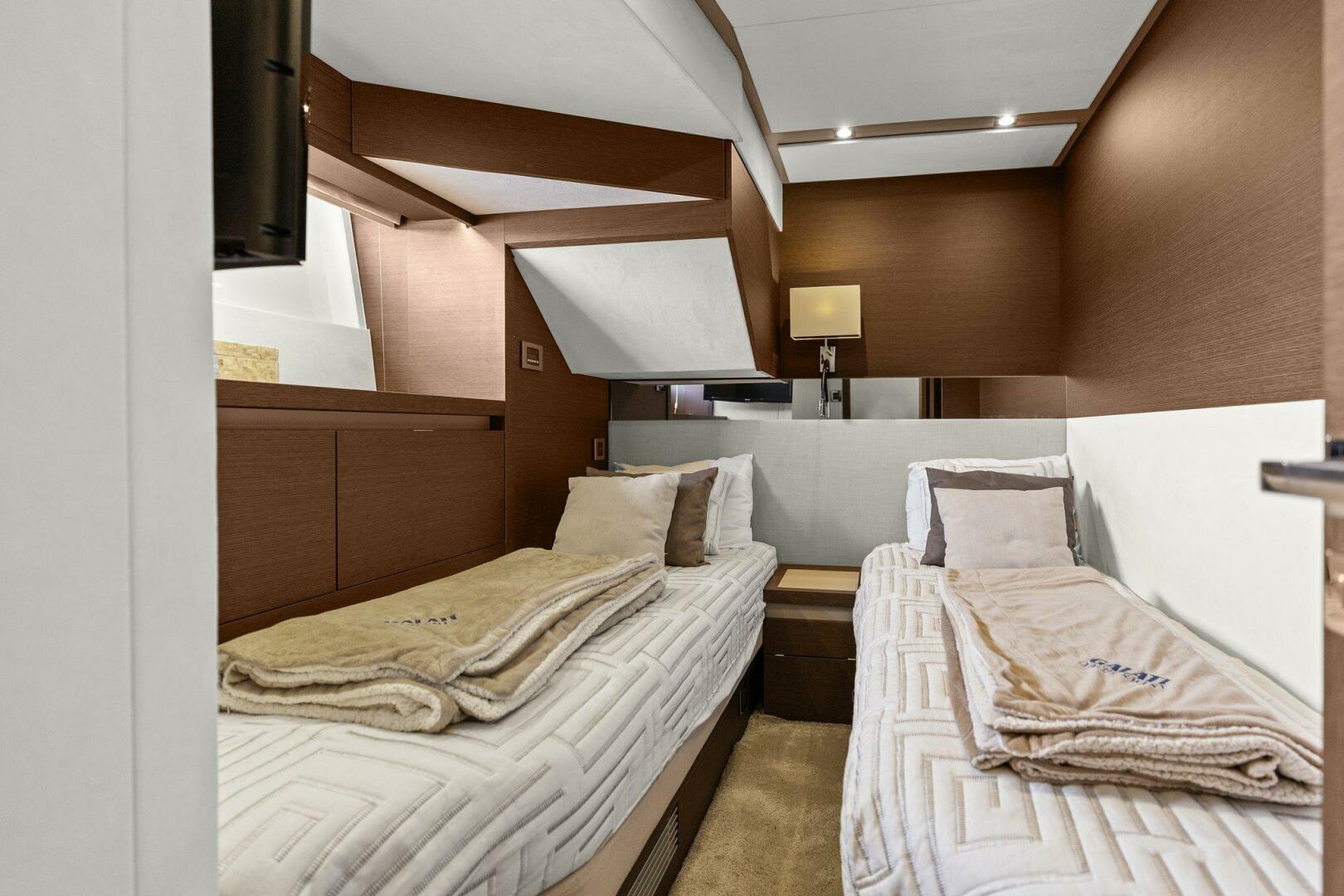 Slide: The Image of 2017 68 Prestige Flybridge - Be As You Are XL - 5002920