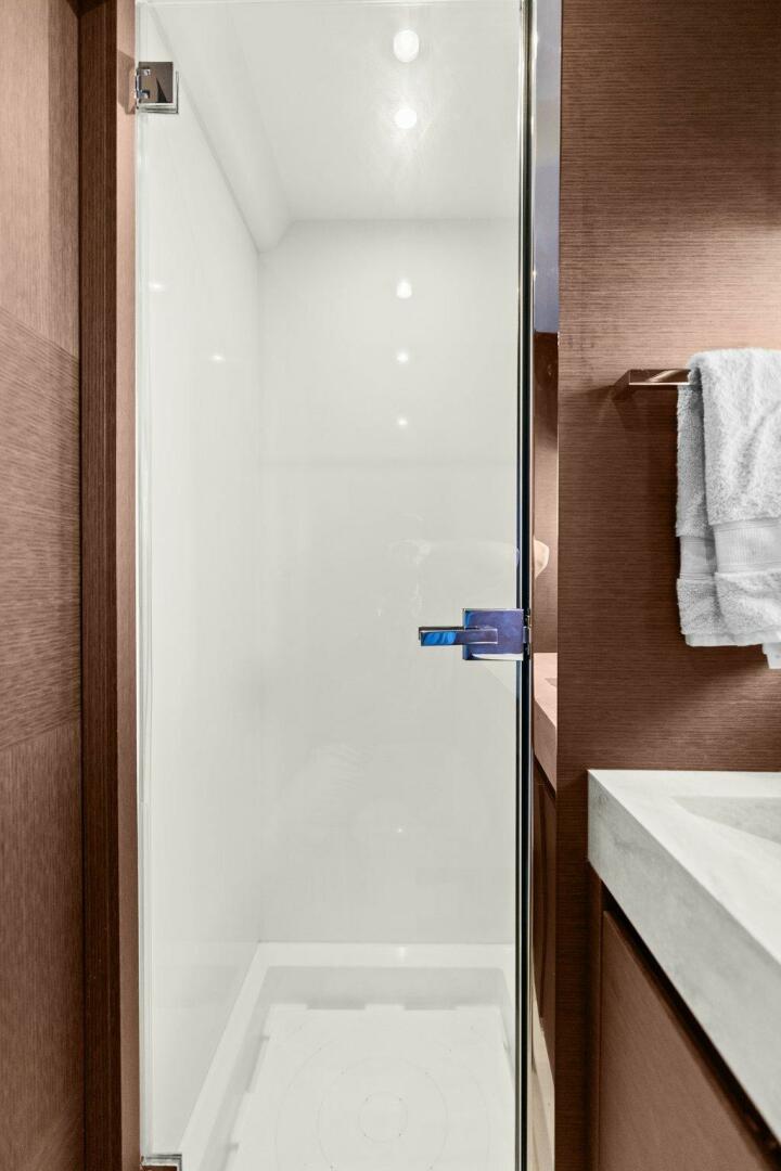 Slide: The Image of 2017 68 Prestige Flybridge - Be As You Are XL - 5002929