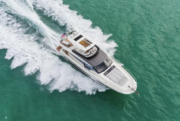 Slide: The Image of Prestige 690 Fly 2025 - 3