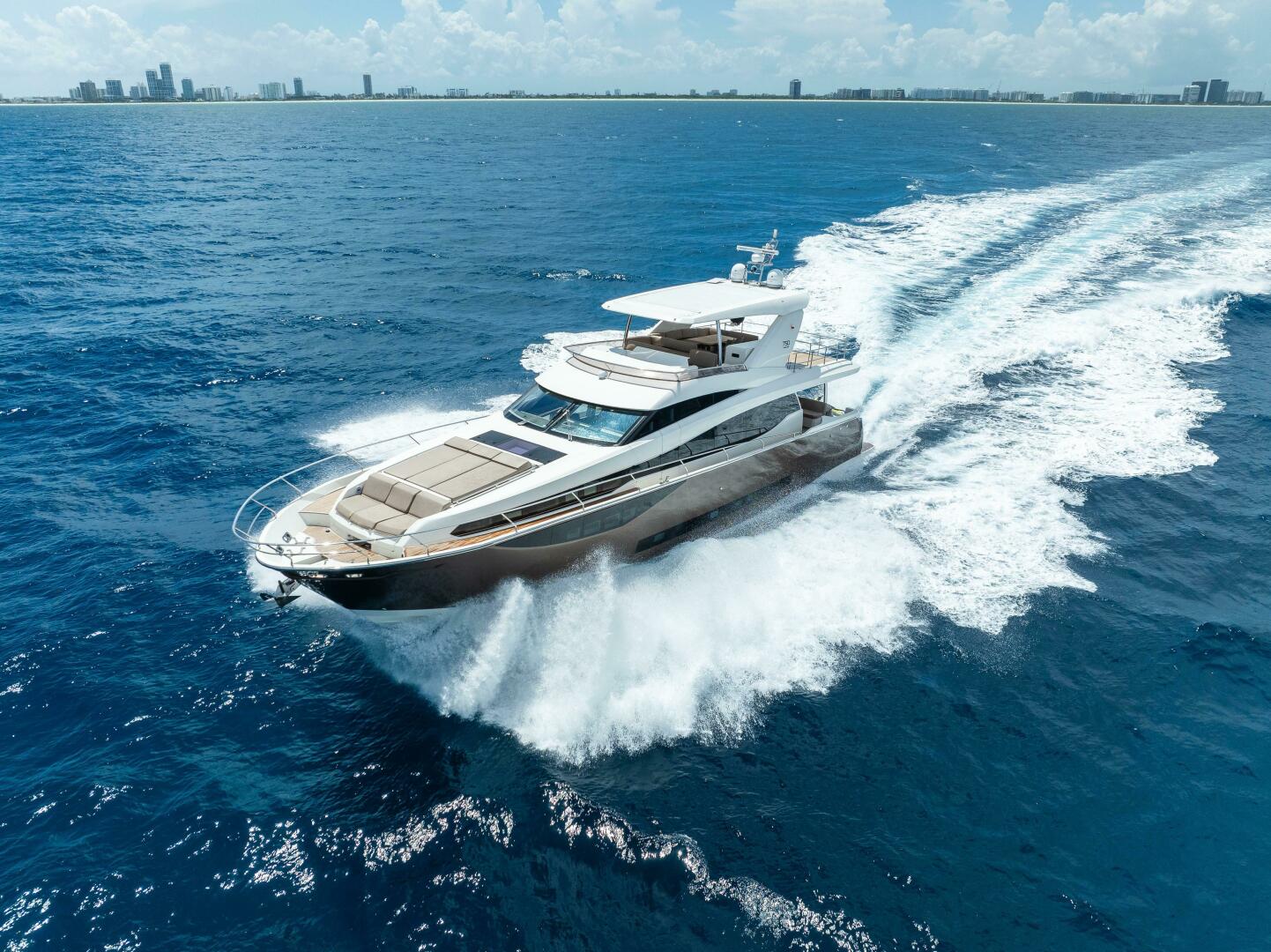 Slide: The Image of Prestige 750 2015 - 5002702