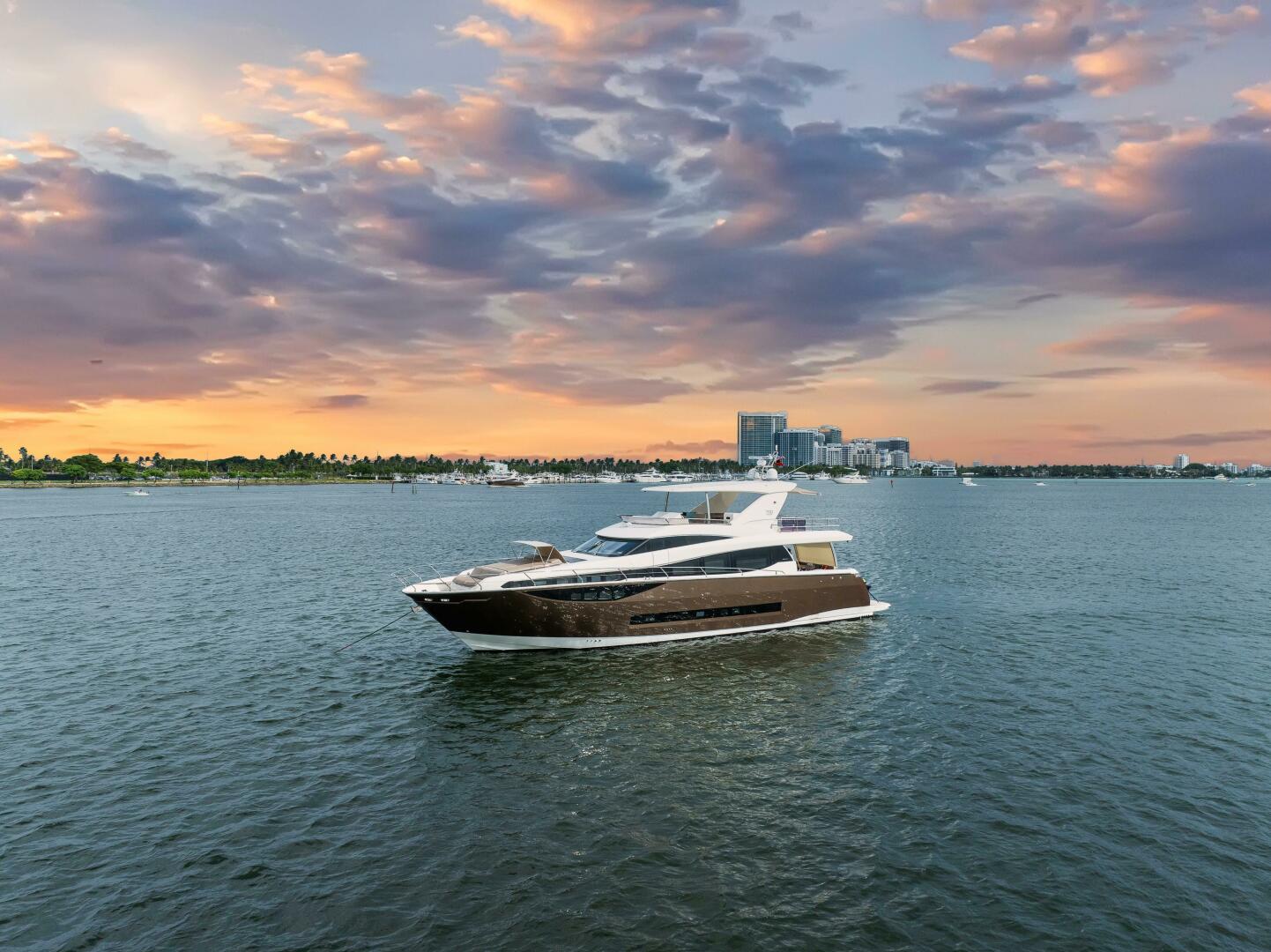 Slide: The Image of Prestige 750 2015 - 5002710