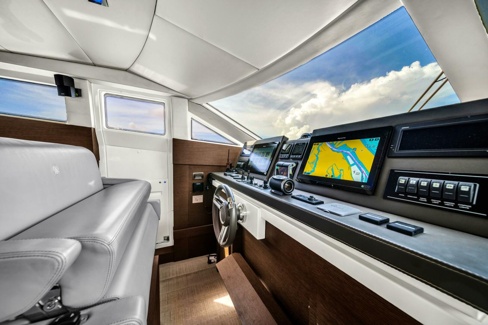 Slide: The Image of Prestige 750 2015 - 5002839
