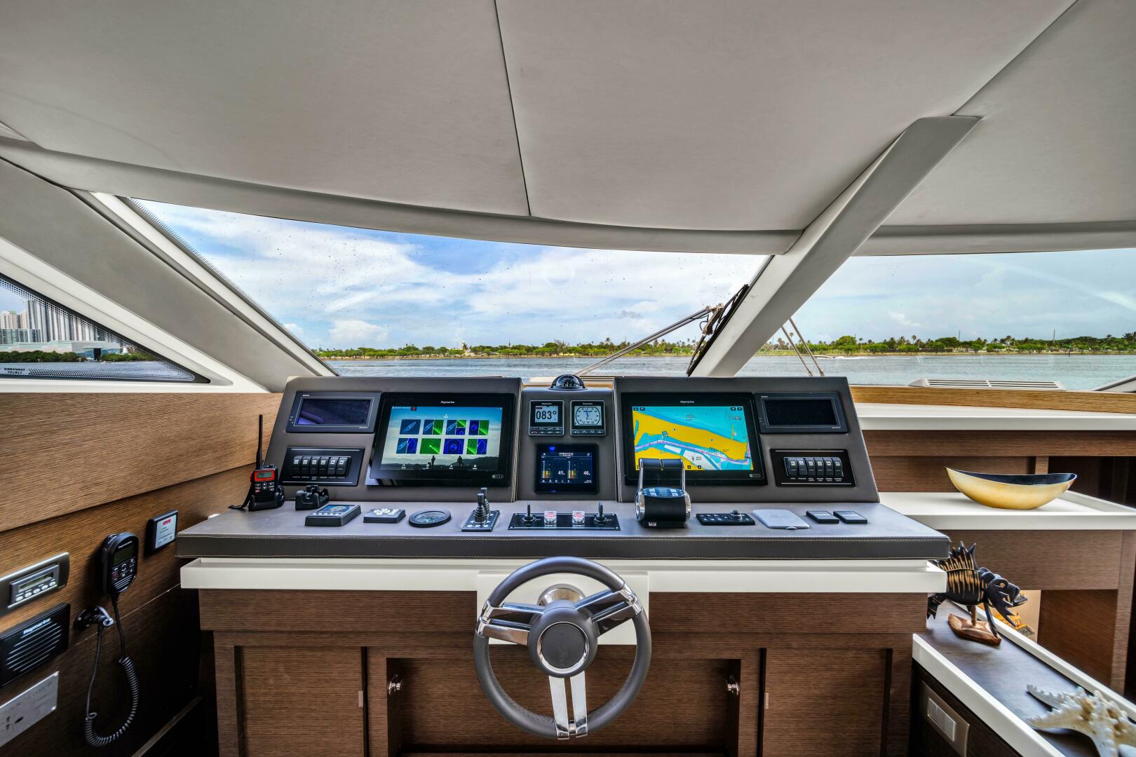 Slide: The Image of Prestige 750 2015 - 5002841