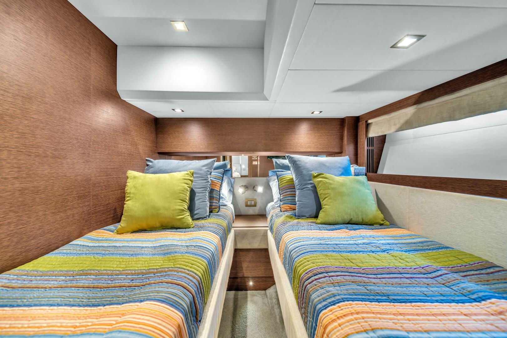 Slide: The Image of Prestige 750 2015 - 5002960