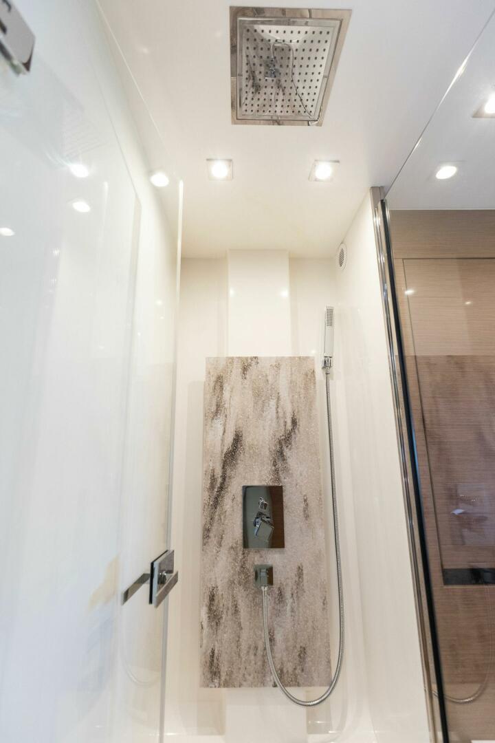 Slide: The Image of 2021 X70 Prestige - Infinity - Master Shower - 4094711