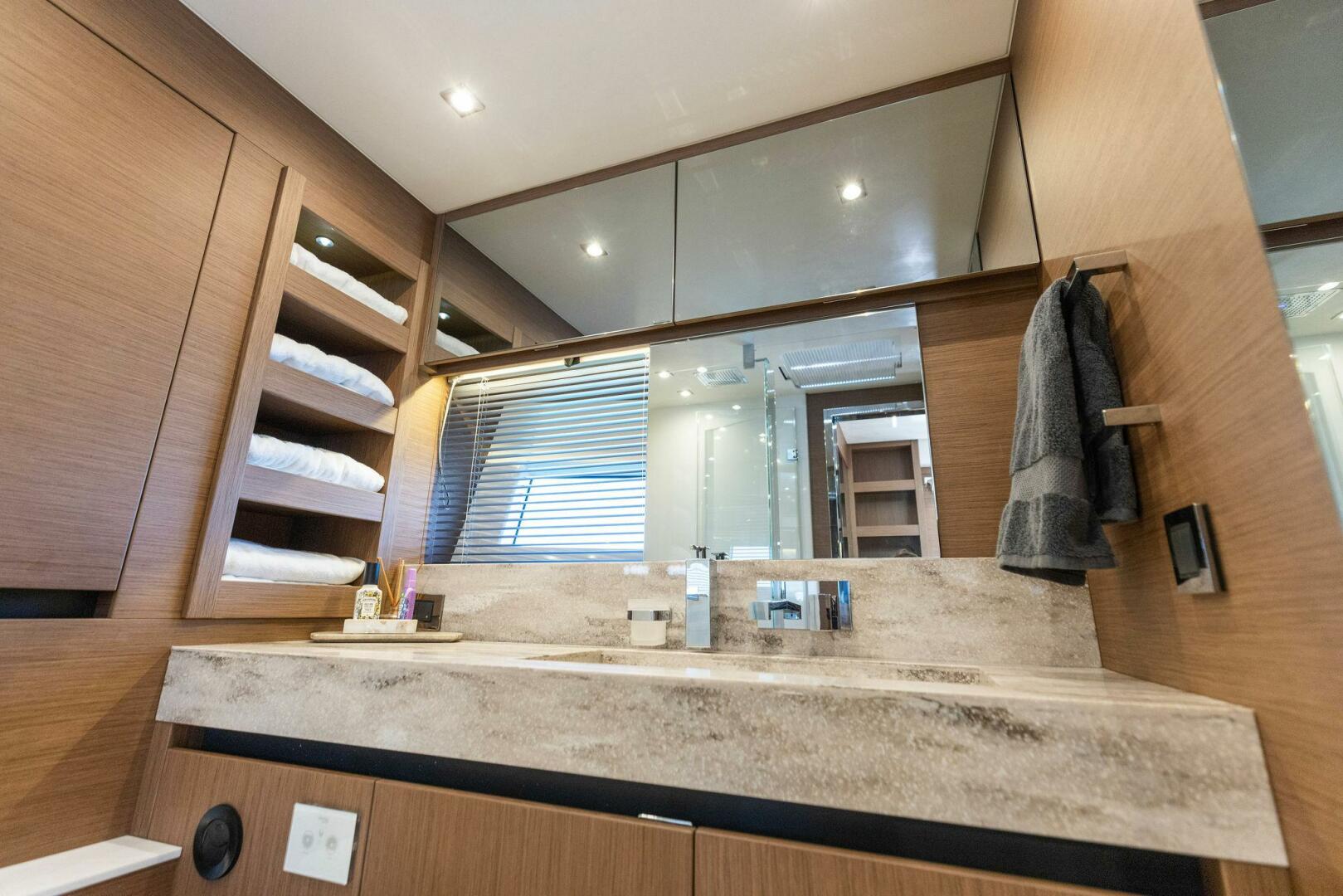 Slide: The Image of 2021 X70 Prestige - Infinity - Master Vanity  - 4094712