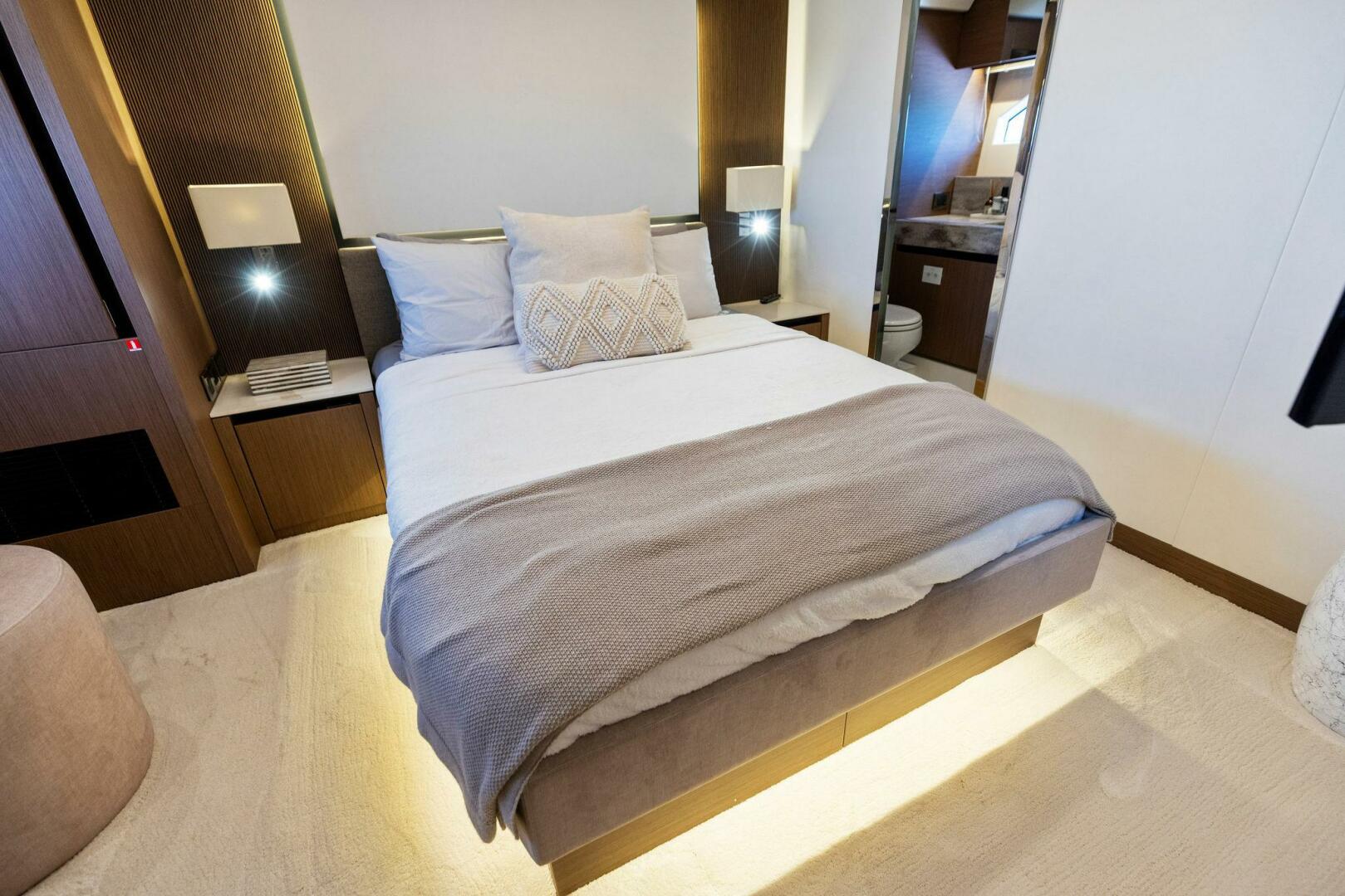 Slide: The Image of 2021 X70 Prestige - Infinity - VIP Stateroom - 4094790