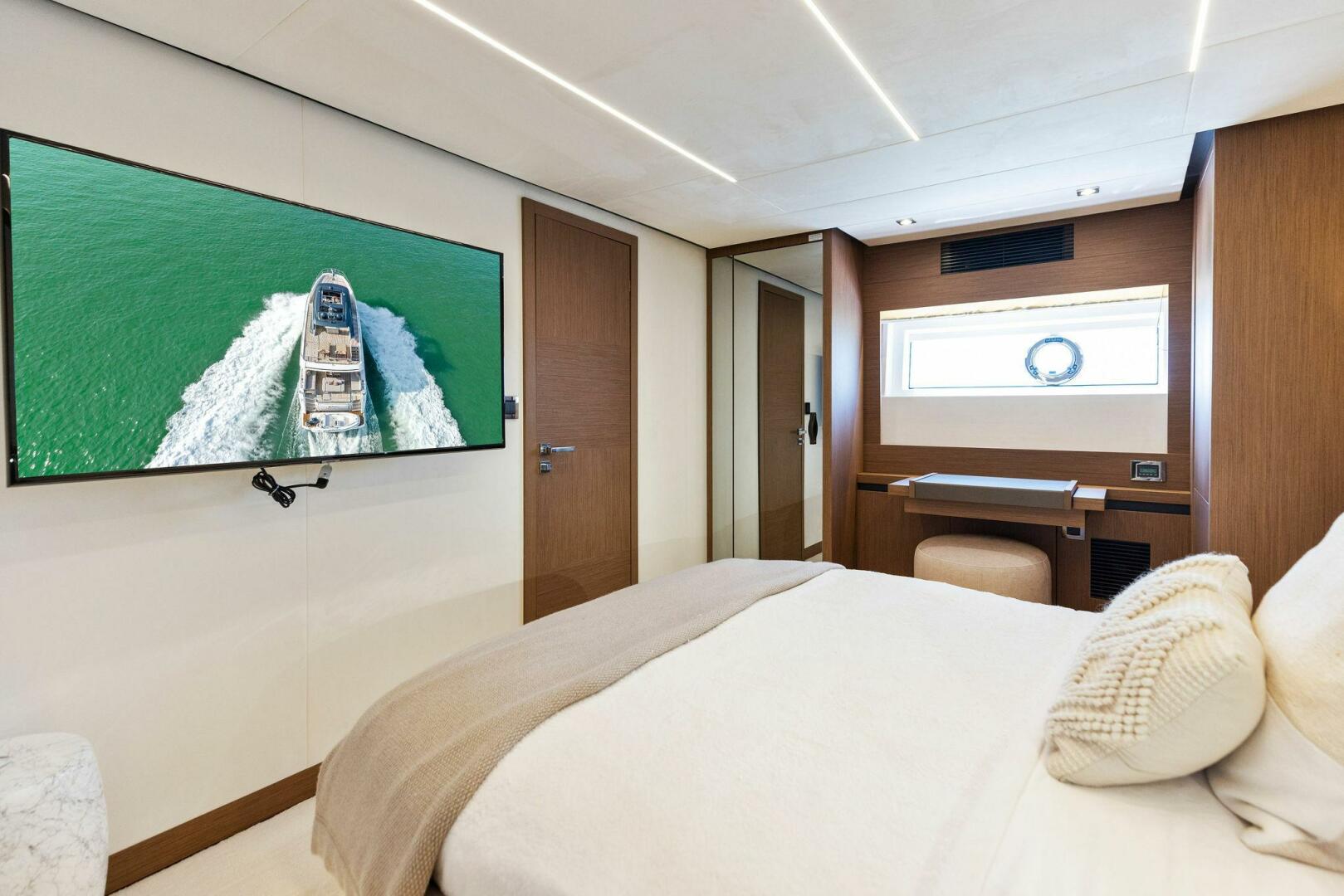 Slide: The Image of 2021 X70 Prestige - Infinity - VIP Stateroom - 4094794