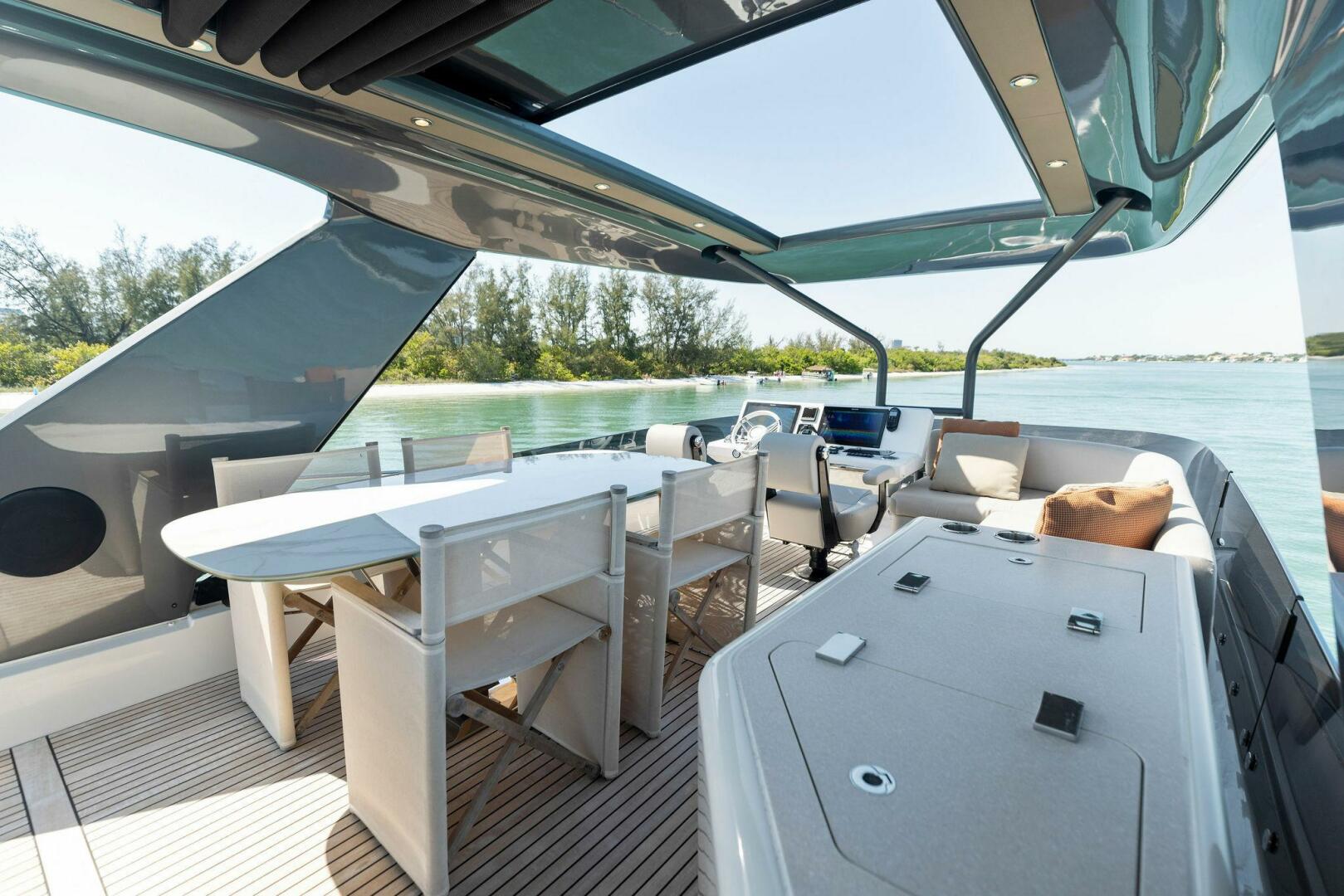 Slide: The Image of 2021 X70 Prestige - Infinity - Flybridge - 4094755