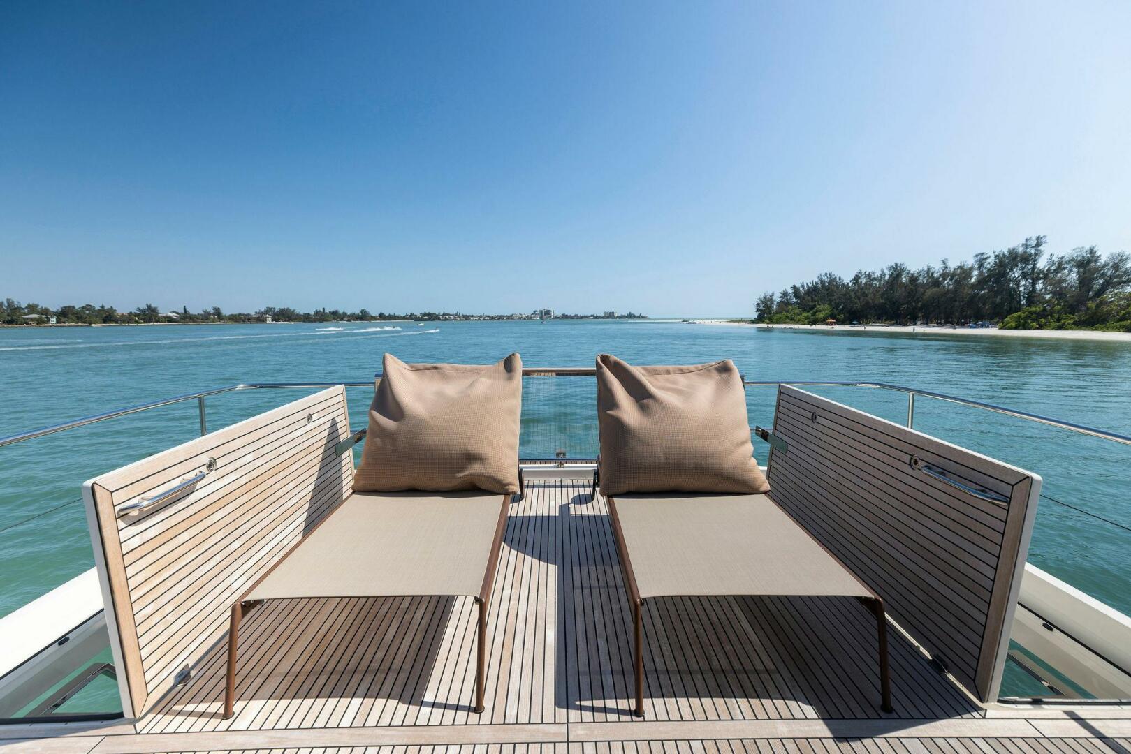 Slide: The Image of 2021 X70 Prestige - Infinity - Flybridge - 4094758