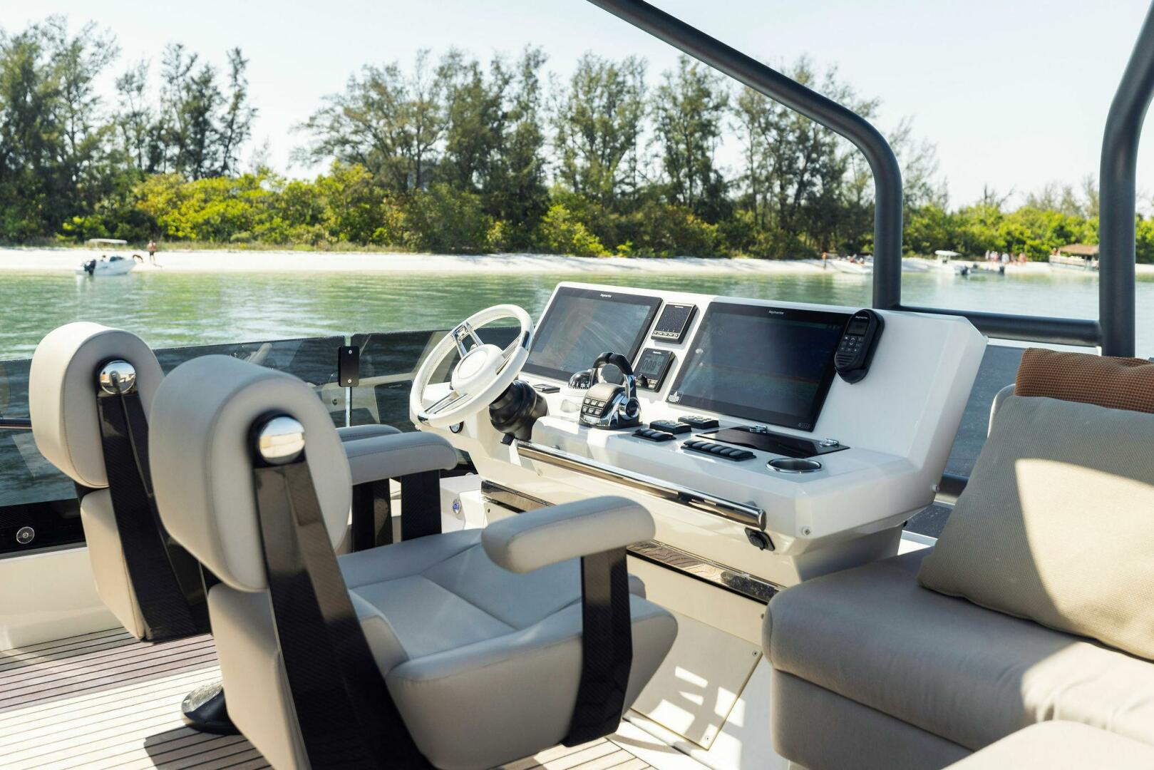 Slide: The Image of 2021 X70 Prestige - Infinity - Flybridge Helm - 4094771
