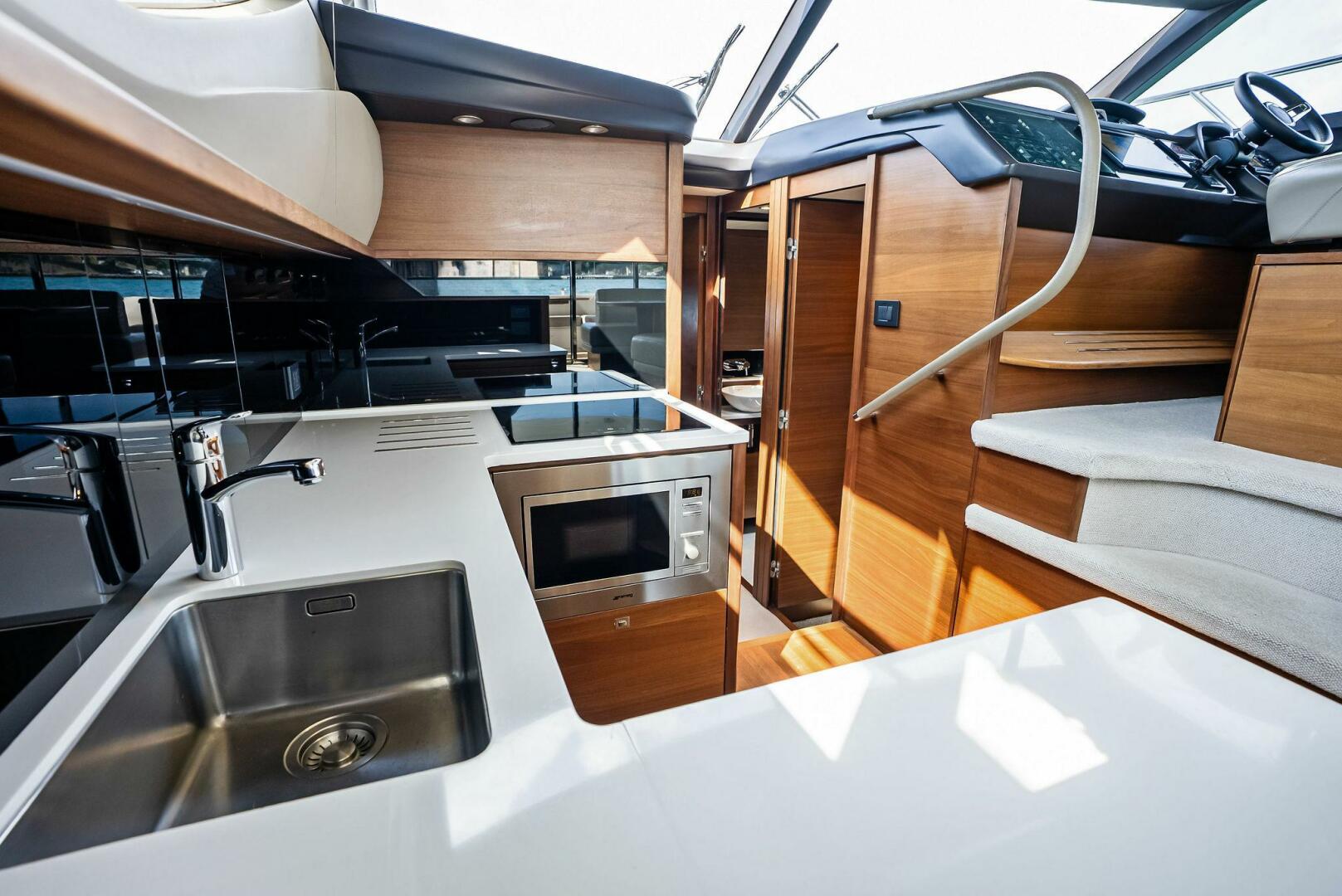 Slide: The Image of 2019 Princess 43 Flybridge ZEFA Salon - 5119419