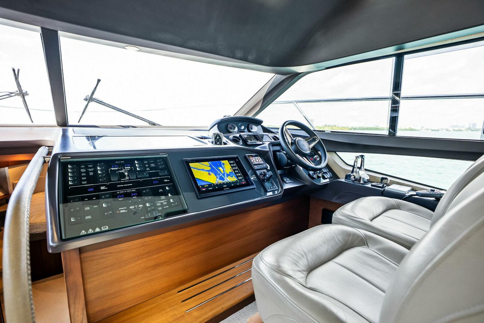 Slide: The Image of 2019 Princess 43 Flybridge ZEFA Helm - 5119420