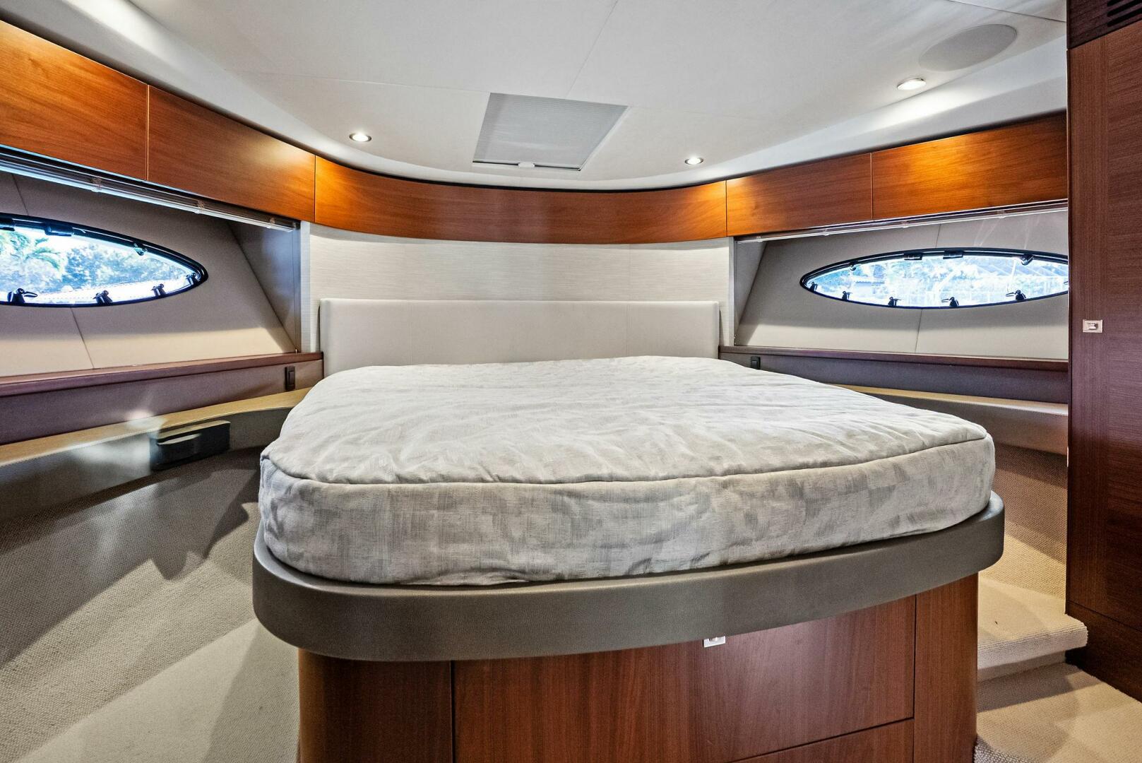Slide: The Image of 2019 Princess 43 Flybridge ZEFA Master Stateroom - 5119436
