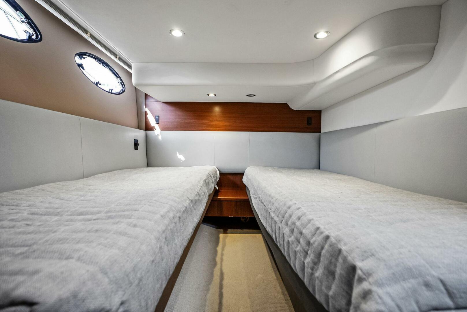 Slide: The Image of 2019 Princess 43 Flybridge ZEFA  - 5119437