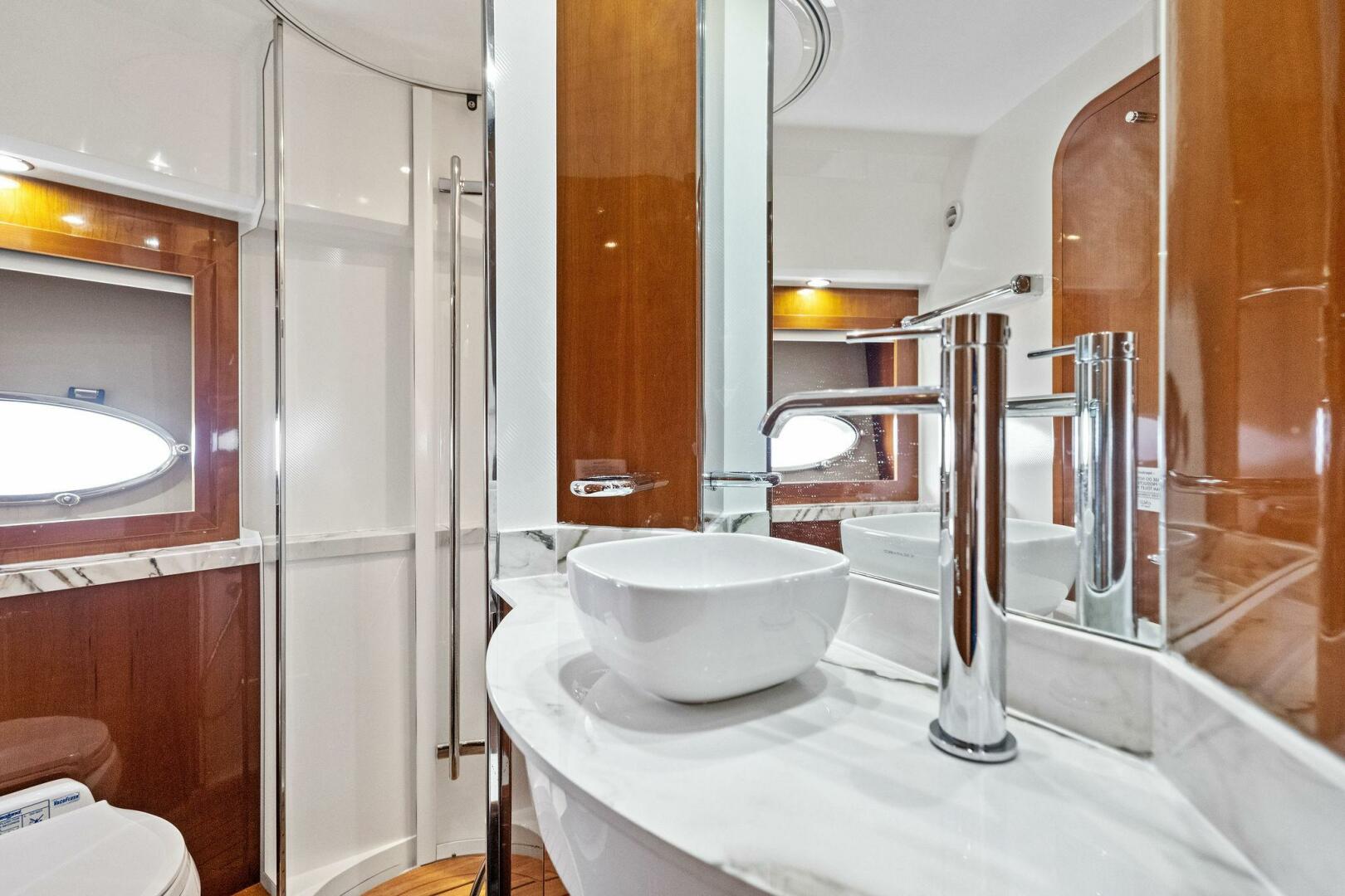 Slide: The Image of 2009 Princess 54 Flybridge- ADIOS IV- Master Head - 5036609