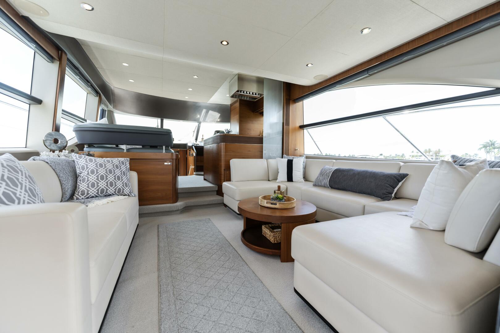 Slide: The Image of 2015 60 Princess Flybridge Plane 2 Sea Salon (4) - 3815137