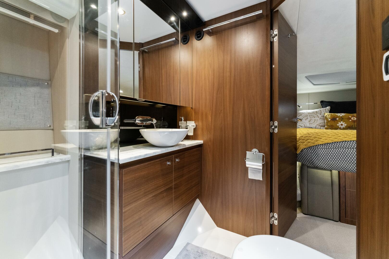 Slide: The Image of 2015 60 Princess Flybridge Plane 2 Sea Guest Head 1 - 3815153