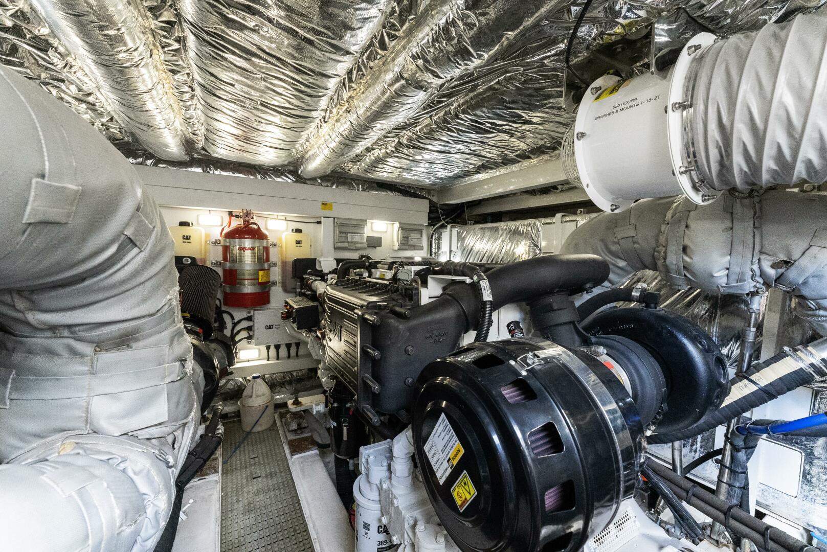Slide: The Image of 2015 60 Princess Flybridge Plane 2 Sea Engine Room (1) - 3815162