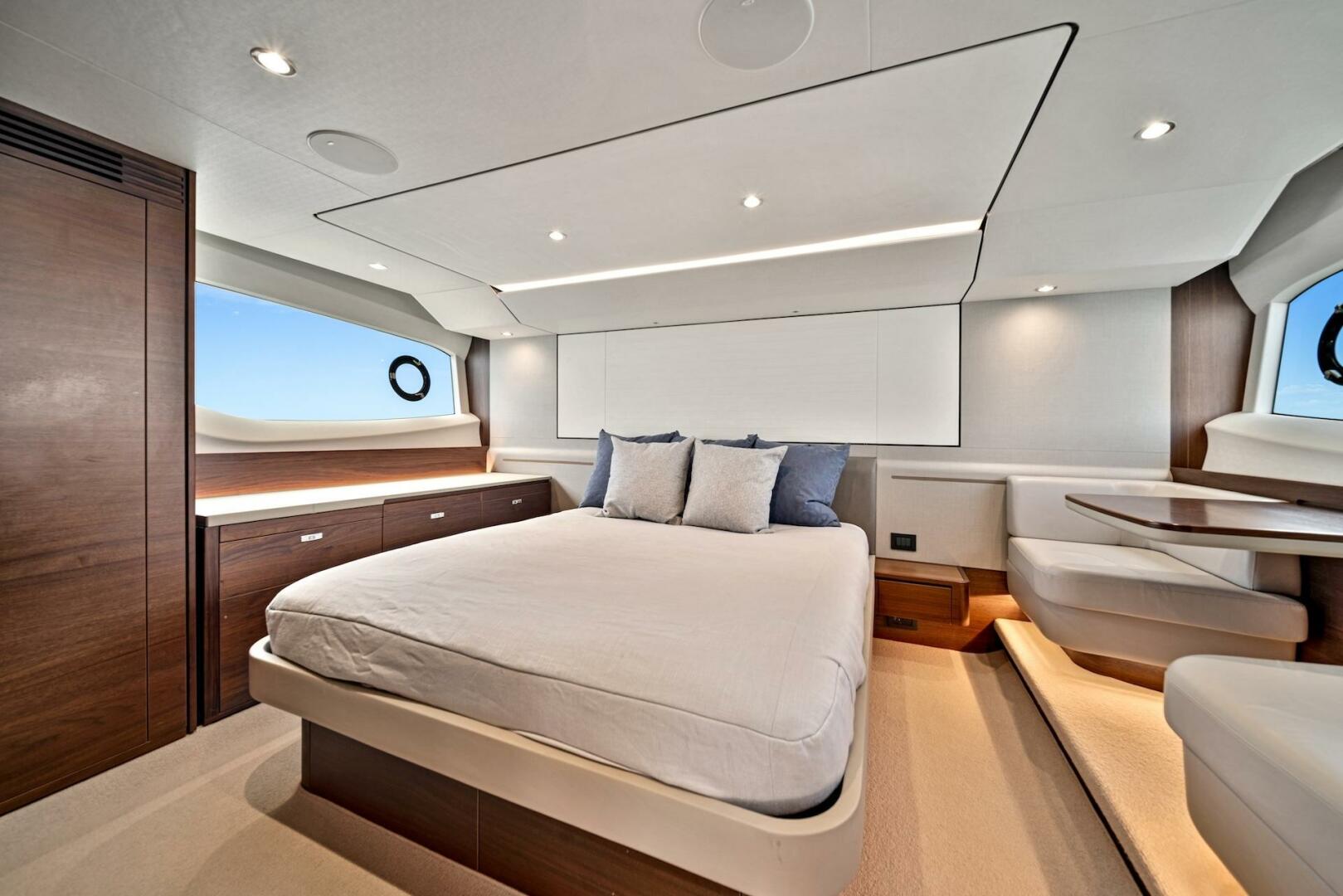 Slide: The Image of 55' Princess 2020 F55 'Mine Escape' - 4419307