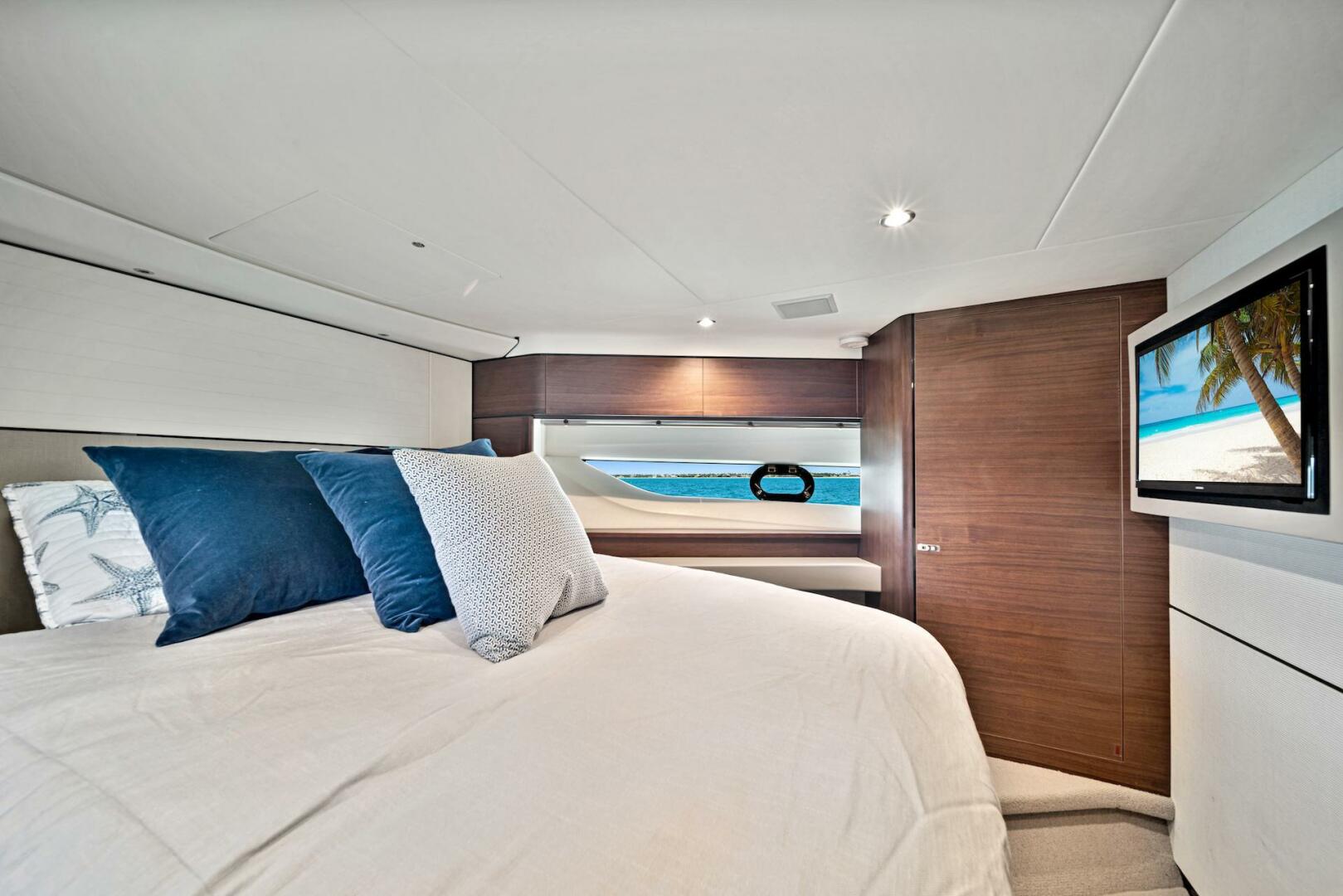 Slide: The Image of 55' Princess 2020 F55 'Mine Escape' - 4419315