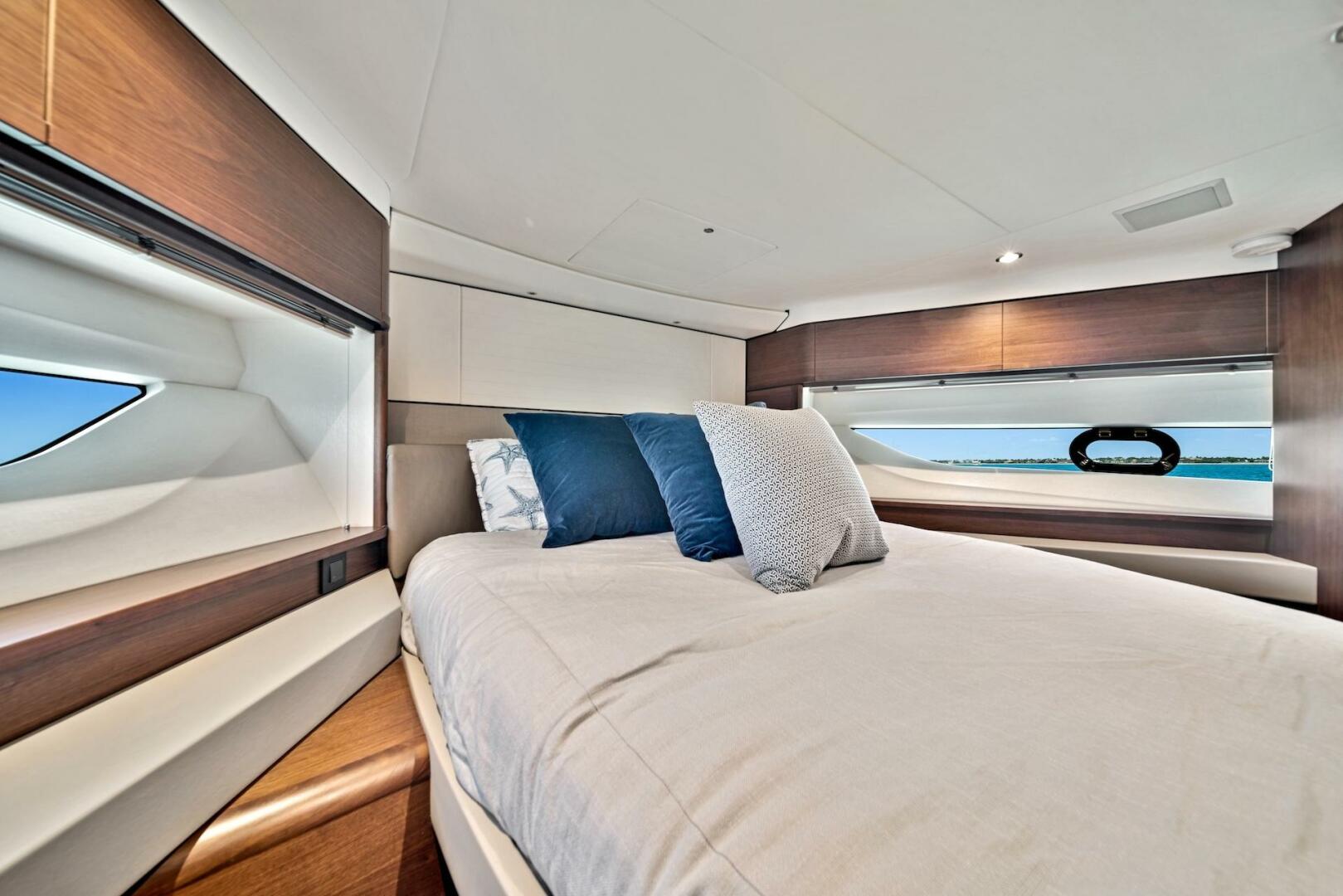 Slide: The Image of 55' Princess 2020 F55 'Mine Escape' - 4419314