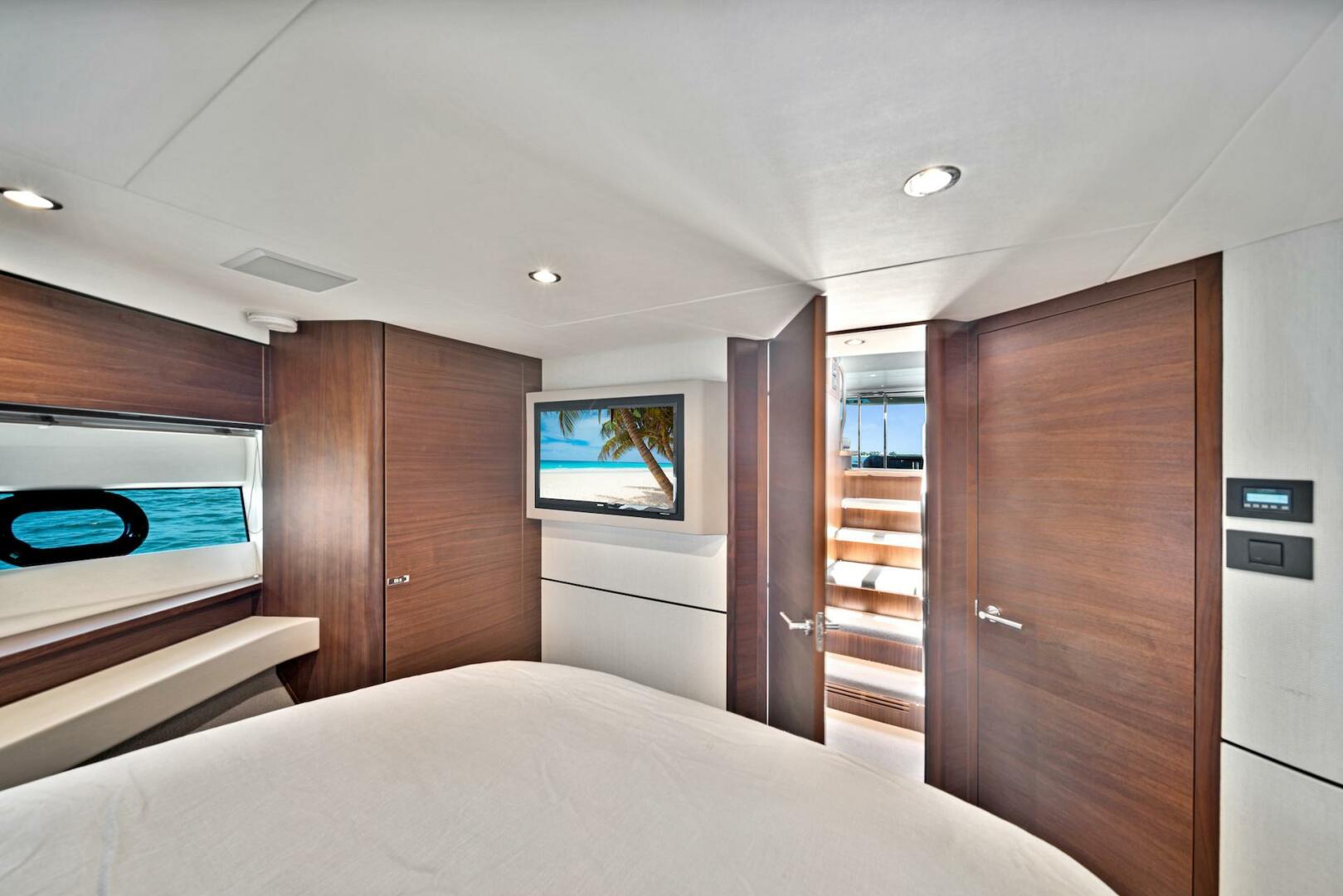 Slide: The Image of 55' Princess 2020 F55 'Mine Escape' - 4419303